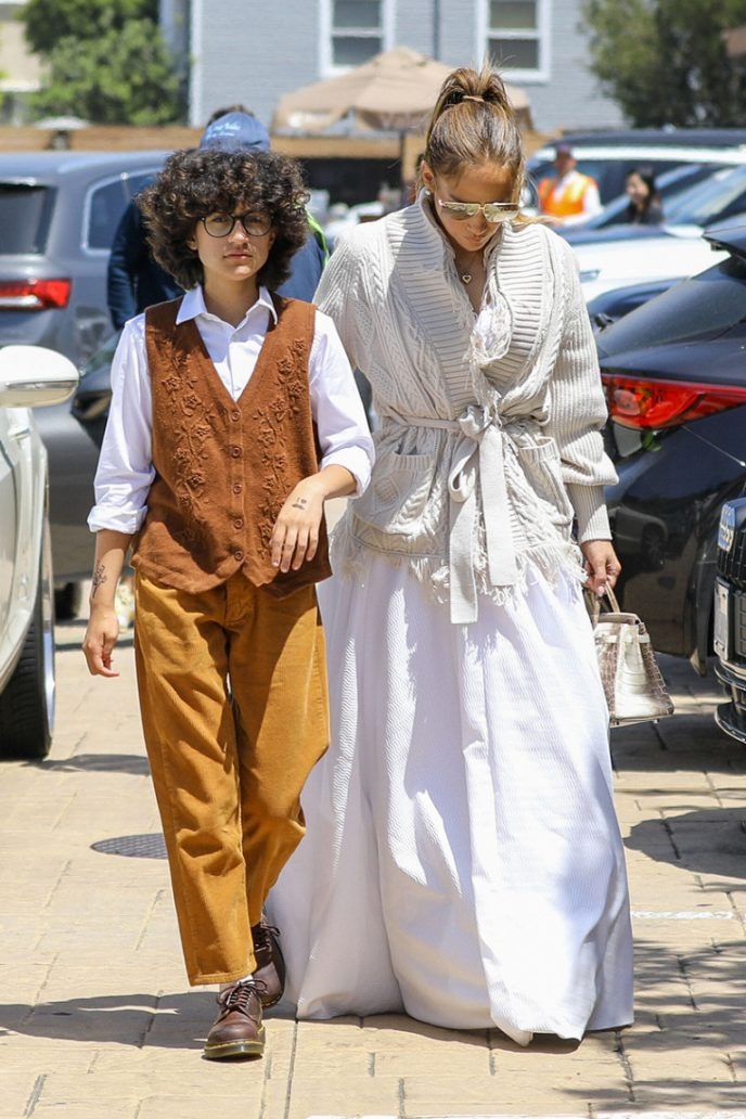 Porównanie Emmy do Jennifer przed zabiegami